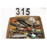 Flat of Tools w/ Scrapper ~ Screwdrivers