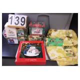 Tote W/ Quilt ~ Holiday Mugs