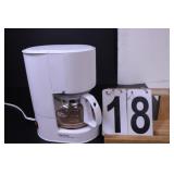 Betty Crocker Coffee Maker 4 Cup  (Works)