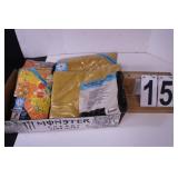 2 Flat Double Size Sheets - 6 Pillow Cases All New