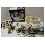 11" Salad Bowl ~ Electric Carving Knife ~ Utensils