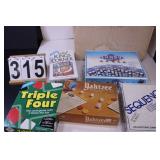 Box W/ Board Games W/ Yahtzee - Kings -