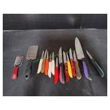 (13) Kitchen Knives & (2) Handheld Graters