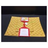 Holiday Gift Giving 8pc Placemat & Napkin Set