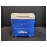 Small Blue Igloo on Wheels w/ Telescopic Handle