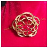 Vtg Sarah Coventry Round Goldtone Swirl Brooch