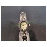 Vtg Ladies Quartz Bella & Rose Wristwatch
