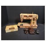 Vtg Singer Sewing Machine