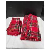 Williams-Sonoma Tablecloth w/ Matching Napkins