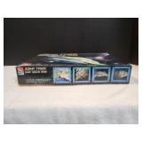 Ertl AMT Star Trek Deep Space Nine USS Defiant