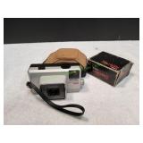 Monolta Autopak 500 Camera w/ Starblitz Flash