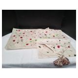 72" Table Runner w/ (6) Matching Placemats