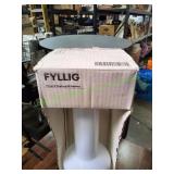 32" Fyllig Hand Blown White Vase