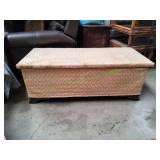 Vtg Ed Roos Company Cedar Chest