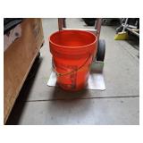 5-Gallon Bucket w/ Chain