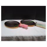 (2) Cast Iron Fajita Skillets w/ Wood Tray & Mitt