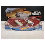 Hot Wheels Star Wars Transporter vs X-Wing Fighter