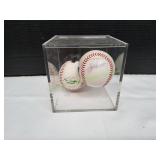 Ken Griffey Jr & Barry Bonds Baseballs in Case Ken Griffey Jr & Barry Bonds Baseballs in Case