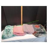 (4) Throw Blankets