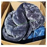 (5) Weighted Blankets
