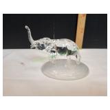 Vtg Glass Elephant w/ Frosted Base Paperweight