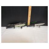 (2) Fixed Blade Knives w/ Sheath (2) Fixed Blade Knives w/ Sheath