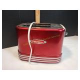 Retro Series Red 2-Slice Toaster