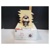 Pink Floyd The Wall Mom & Pink Figure