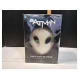 Batman The Court of Owls Book & Mask Set
