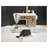 Vtg Singer Deluxe Zig-Zag Model 650 Sewing