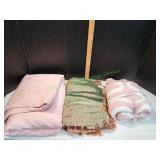 Pink Comforter w/ (2) Throw Blankets