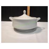 Yamakyu Solid White Round Vegetable Dish w/ Lid