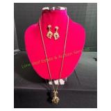 Parklane Dangling Leopard Pendant w/ Earrings