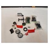 Vtg Garage Accessories 1:24 Scale