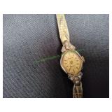 Vtg Lucern Gold-Tone Women