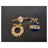 (3) Vtg Holiday Brooches