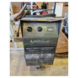 Schumacher SE-4020 10/20/200 Amp Charger/Starter