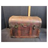 Vtg Decorative Wood Storage Trunk