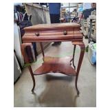Queen Anne Style Parlor Side Table w/ Drawer