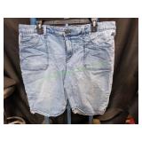 Gloria Vanderbilt All-Around Slimming Shorts Sz