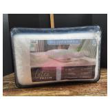 Stearns & Foster Latex Cooling Pillow