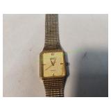 Vtg Gold-Tone Avanti Quartz Watch