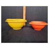 (2) Vtg Tupperware Servalier Bowls