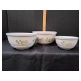 (3)International Stoneware Nesting Mixing Bowls
