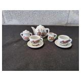 Vtg Mini Ceramic Tea Set w/ Bear Motif