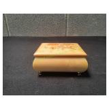 Vtg Reuge Romance Italian Floral Music Box