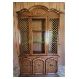 Broyhill Illuminated 2pc China Cabinet
