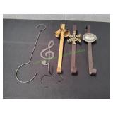 (6) Wreath Hooks