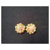 Pair of Vtg Cluster Clip On Earrings