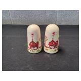 Vtg Carter Hoffman Friendly Farm Salt & Pepper Set
